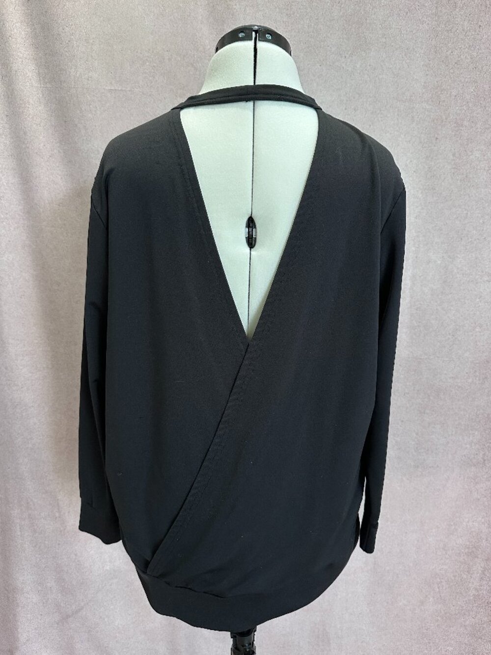 Nike Dri Fit Long-Sleeve Open Back Tunic with pockets, M